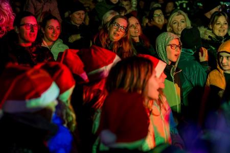 Prihod Dedka Mraza s spremstvom